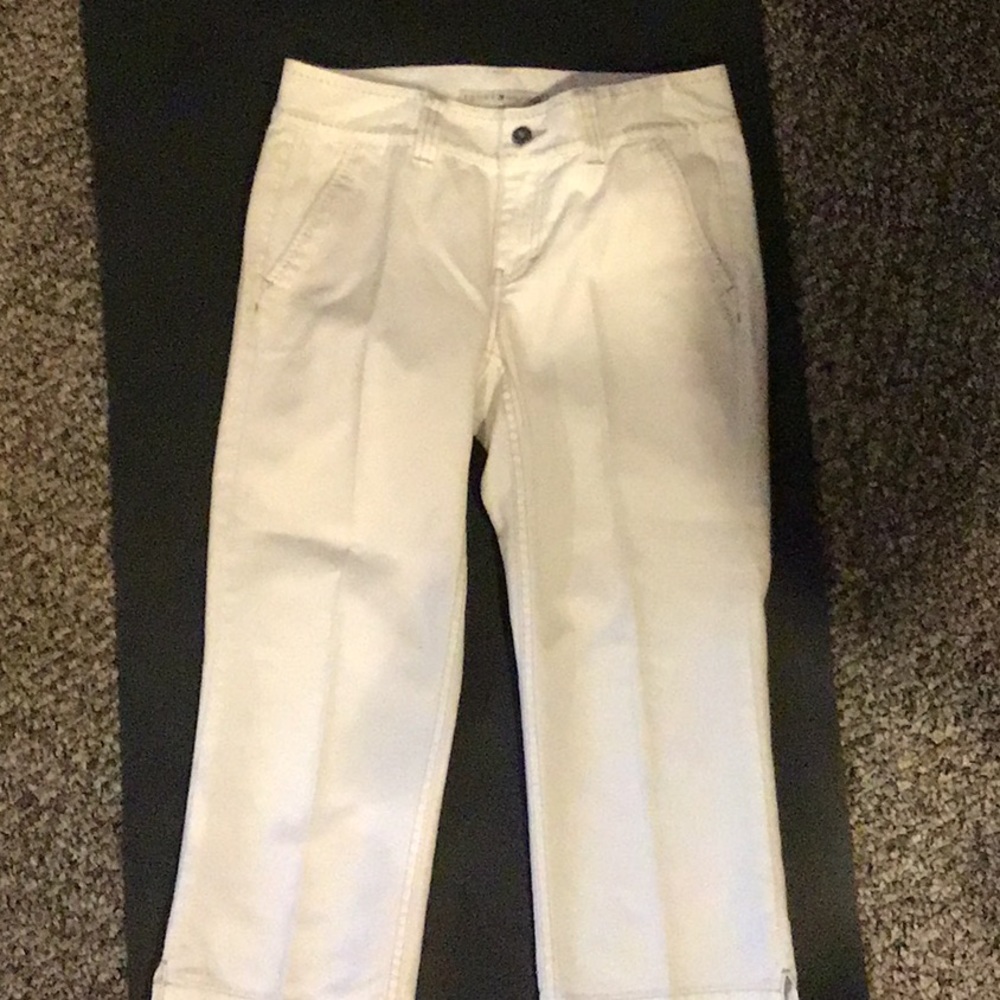 Tommy Hilfiger White Capri Size 4  great..Not see thru.
